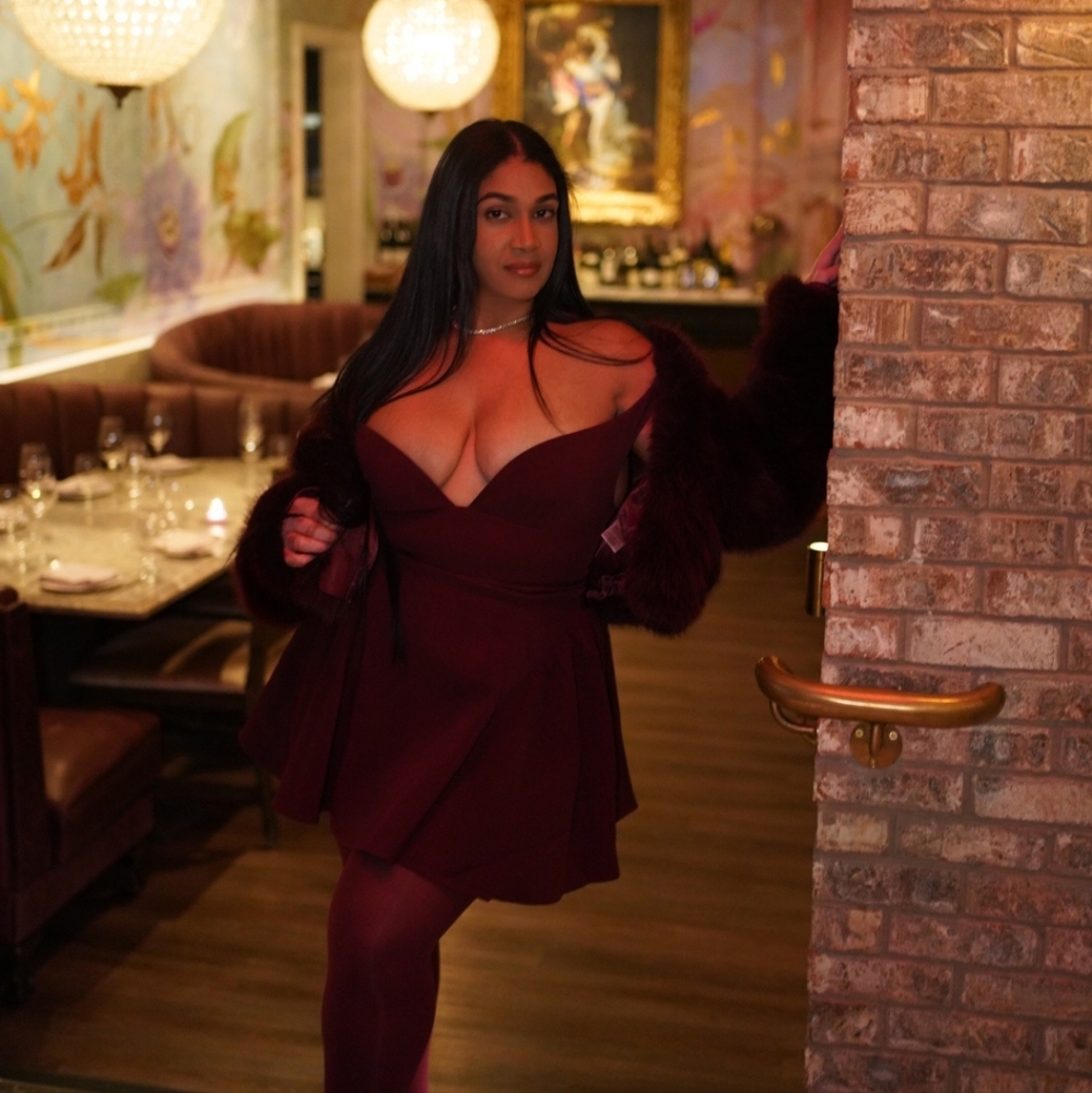V cut dress